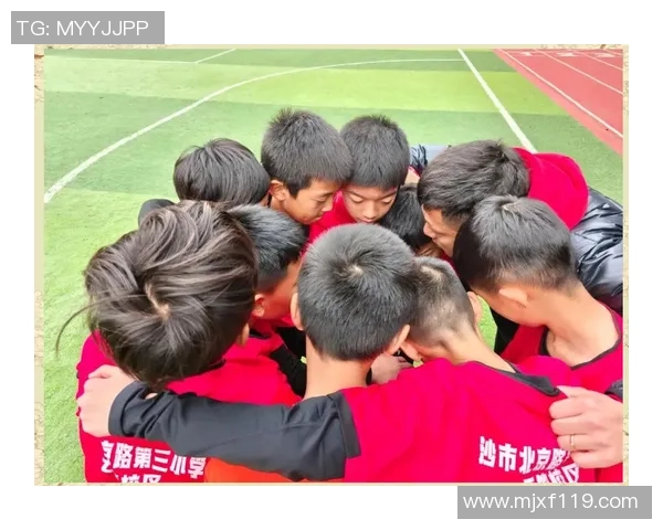 足球球衣少年追梦之旅在绿茵场上书写青春的传奇与友谊